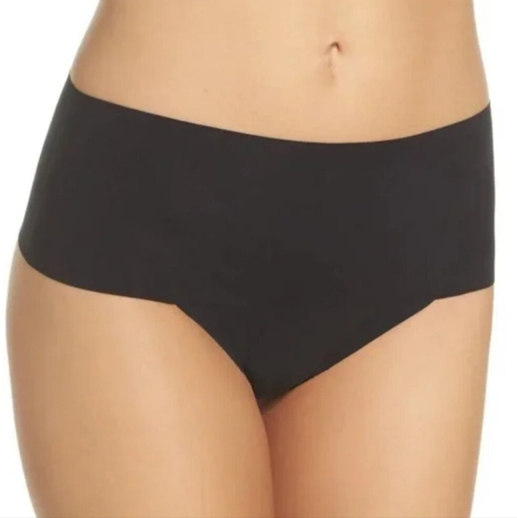Spanx Undie-tectable black Thong  size XS - Picture 2 of 10